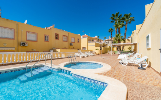 Town House in Villamartin – EE14054