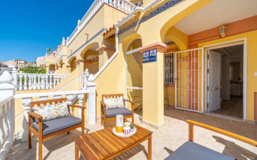 Town House in Villamartin – EE14162