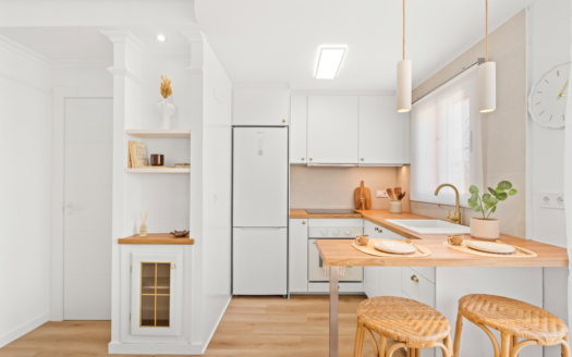 Town House in Villamartin – EE14054