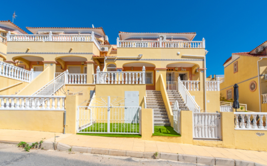 Town House in Villamartin – EE14162