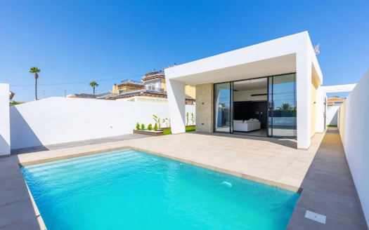 Villa i Torrevieja – EE12507